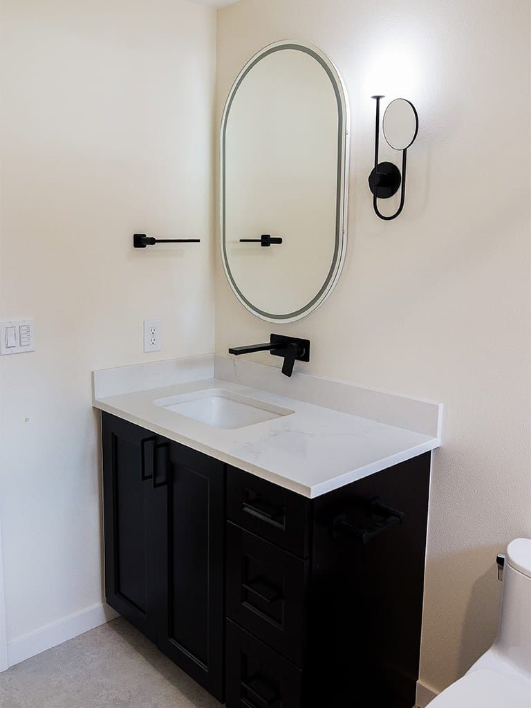 Modern bathroom full view — Kirkland Home, Ariana Designs