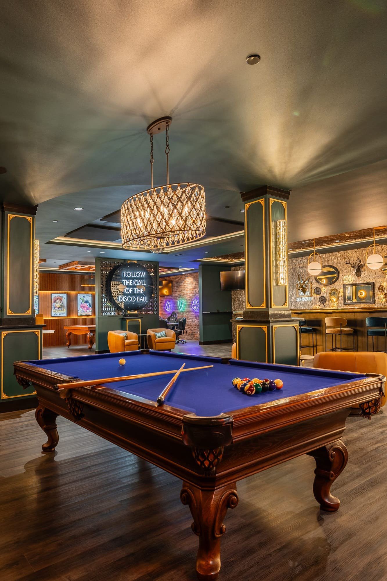 Chic billiards and pool room — Ariana Designs & Interiors, Suncadia