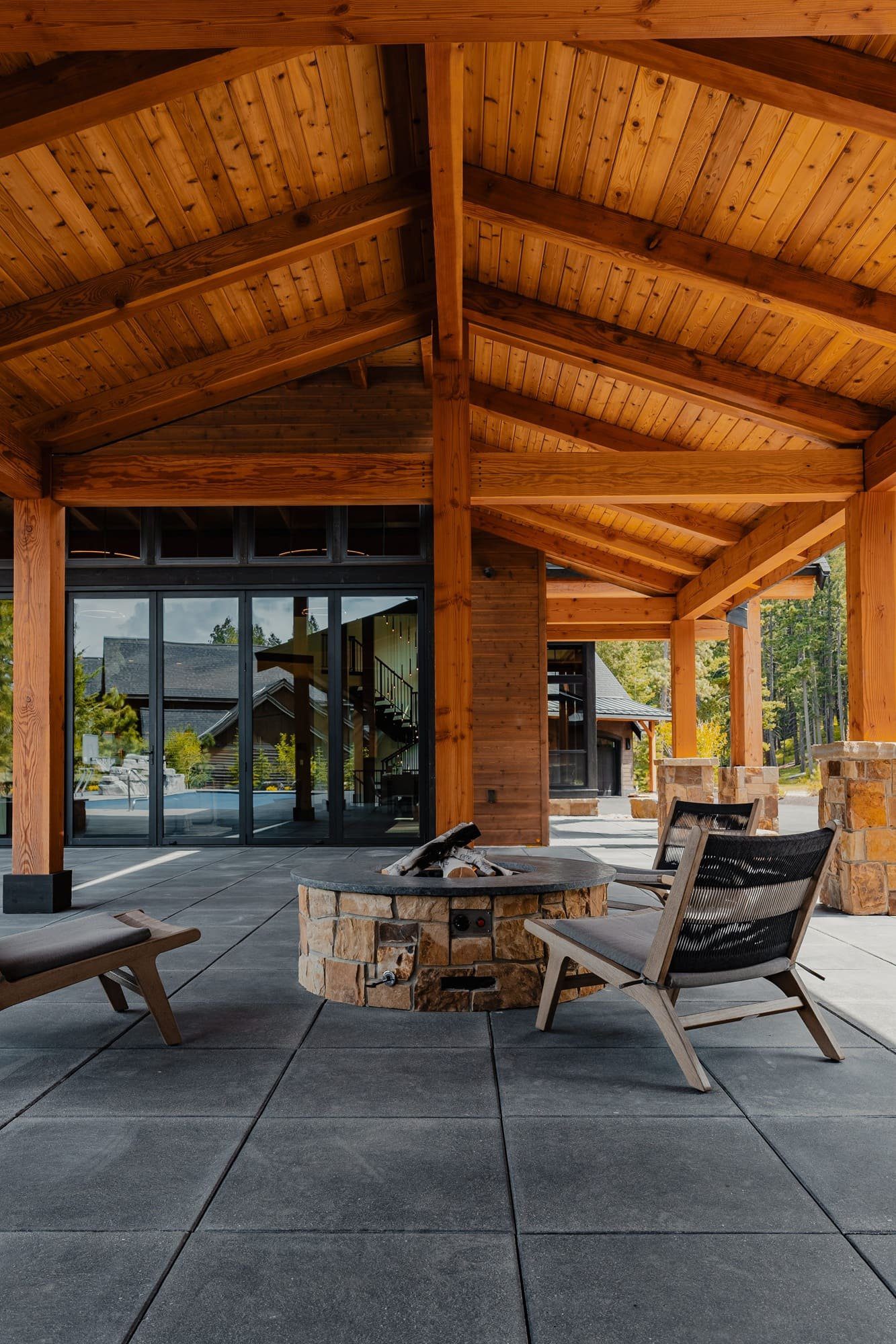 Outdoor lounge area retreat — Ariana Designs, Suncadia