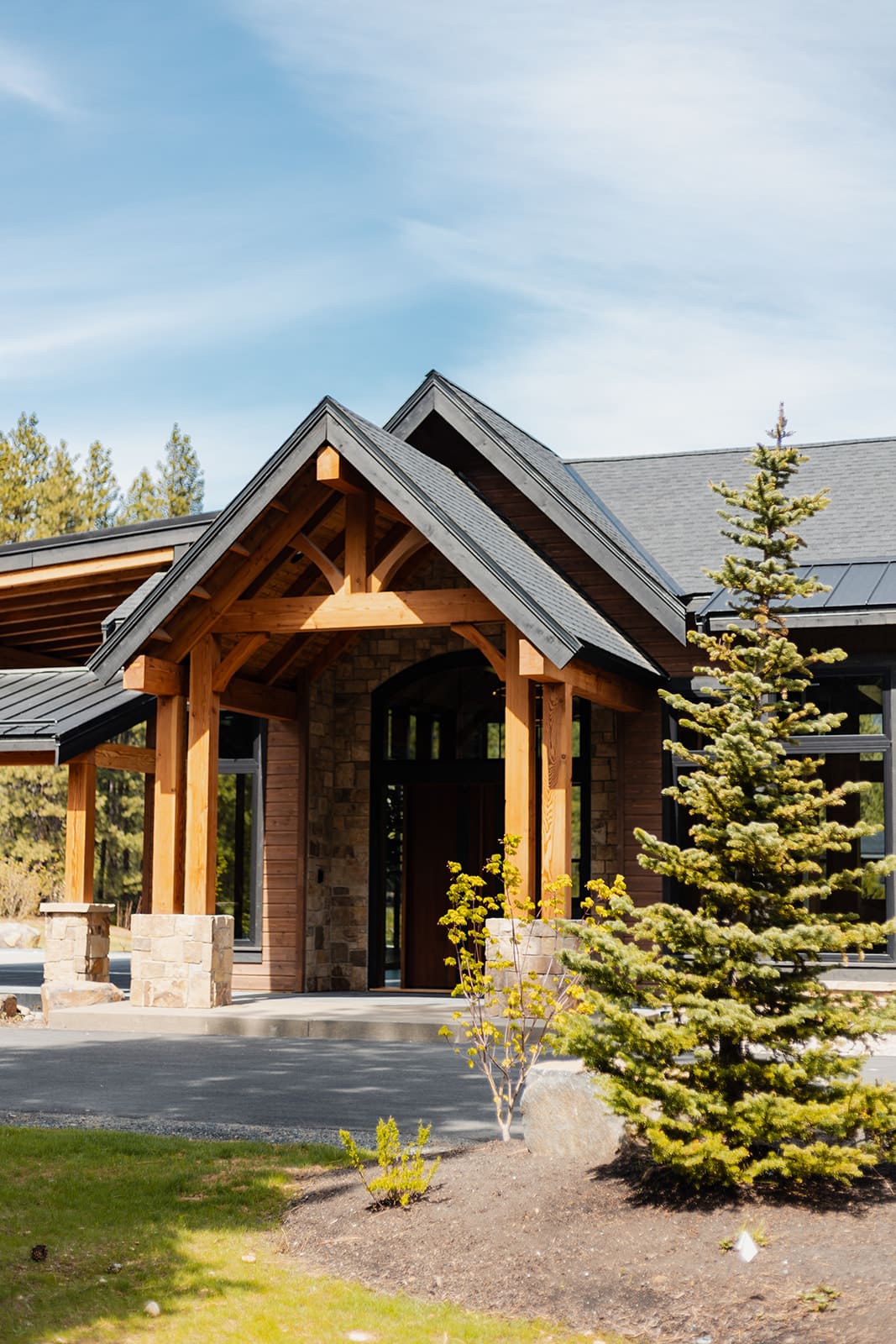 Modern home entrance — Ariana Designs & Interiors, Suncadia estate