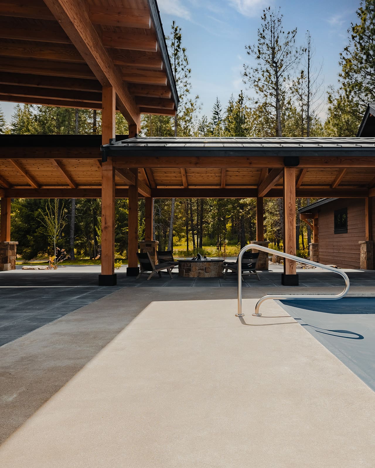 Grand retreat outdoor relaxation — Ariana Designs & Interiors, Suncadia