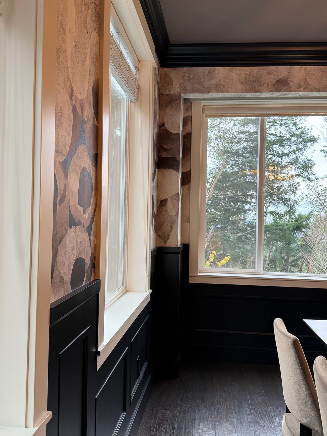 Modern dining room design — Ariana Designs, Kirkland