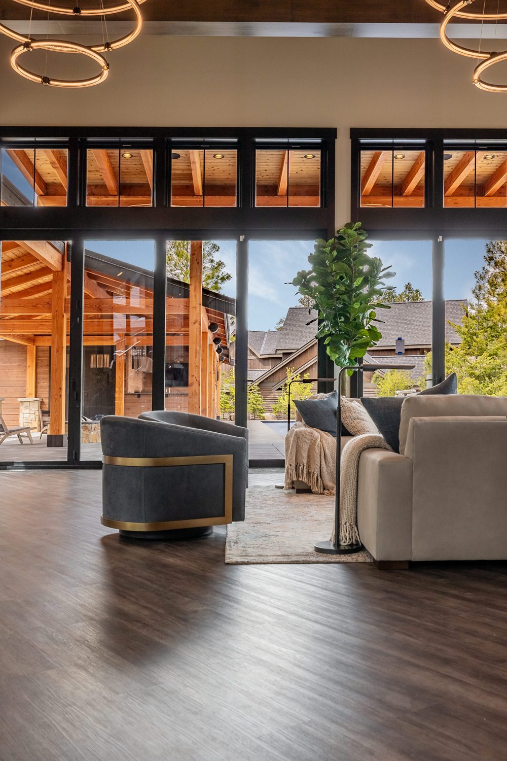 Vaulted wood ceiling with exposed beams and contemporary seating — Suncadia mountain retreat, Ariana Designs & Interiors